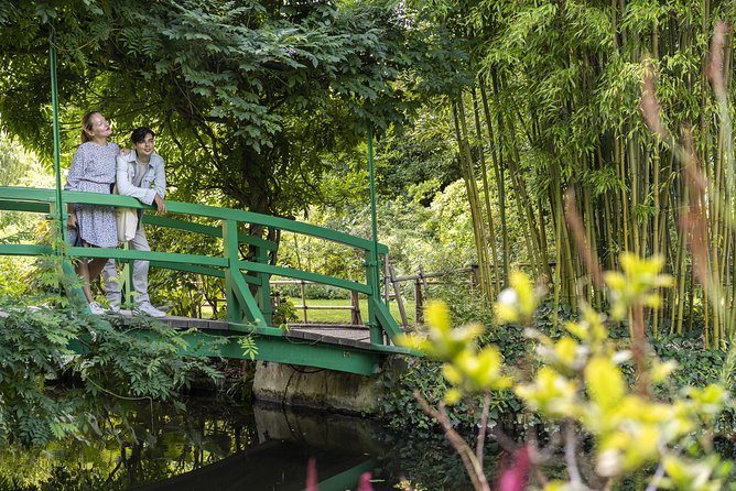 Giverny & Versailles Private Day Tour With Lunch From Paris - Pickup and Inclusions