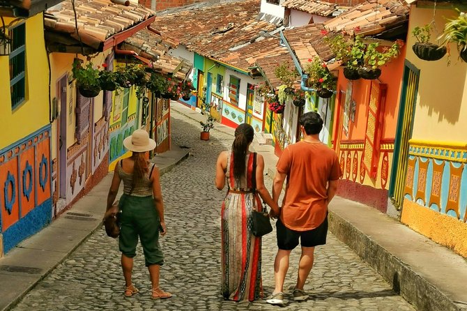 Guatape Rock & Coffee Tour & Picturesque Town, All in One Day
