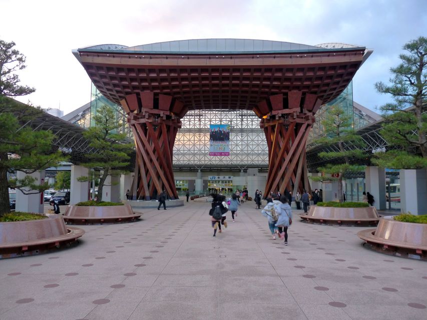 Kanazawa Like a Local: Customized Guided Tour - Experience Highlights