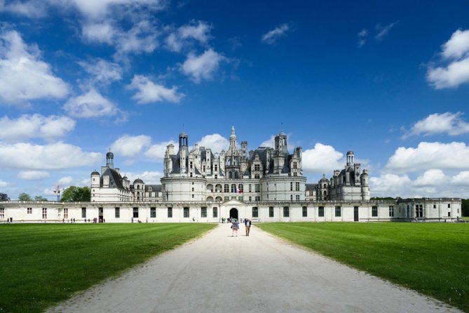 Loire Valley Castles Day Trip From Paris With Wine Tasting - Experience Highlights