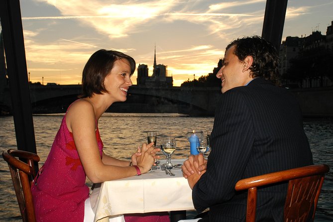 Paris 3-Course Gourmet Dinner and Sightseeing Seine River Cruise - Tour Highlights