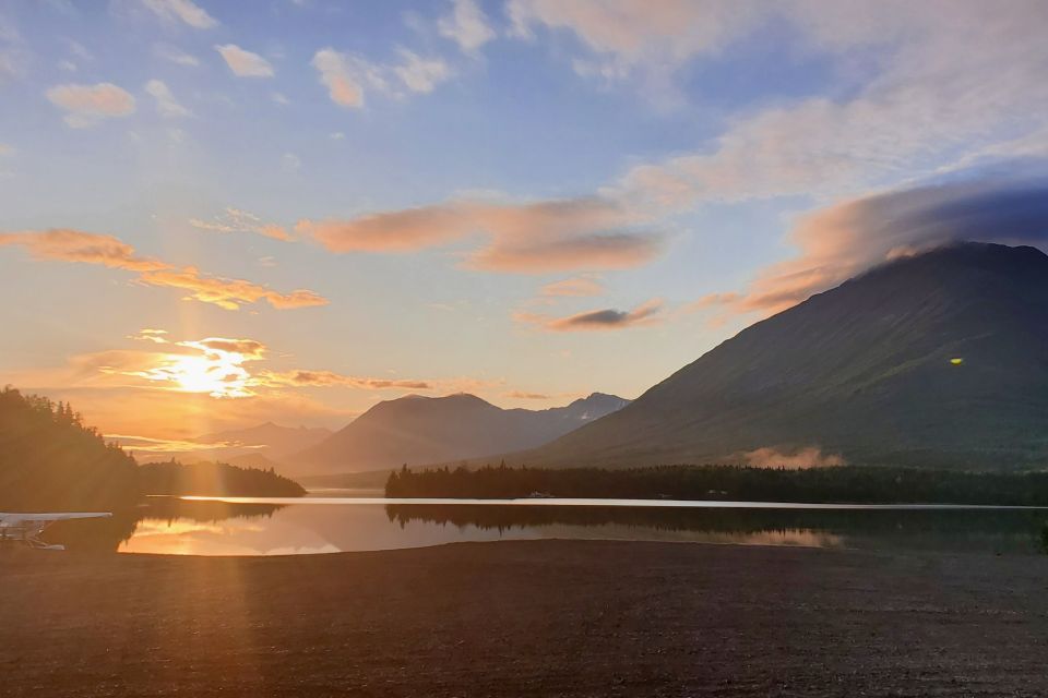 Port Alsworth: 7-Day Crewed Charter and Chef on Lake Clark - Activity Experience