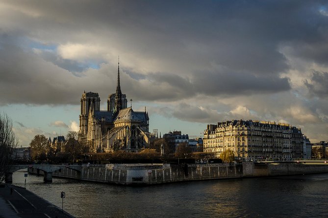 Private Paris Photography Tour With a Professional Photographer - Tour Overview and Inclusions