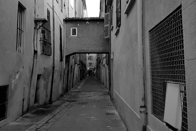 Public Visit of Aix-En-Provence the Streets Are Told - Accessibility Information Provided