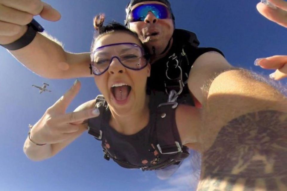 Radfeld: Thrilling Tandem Skydiving Adventure - Experience Highlights