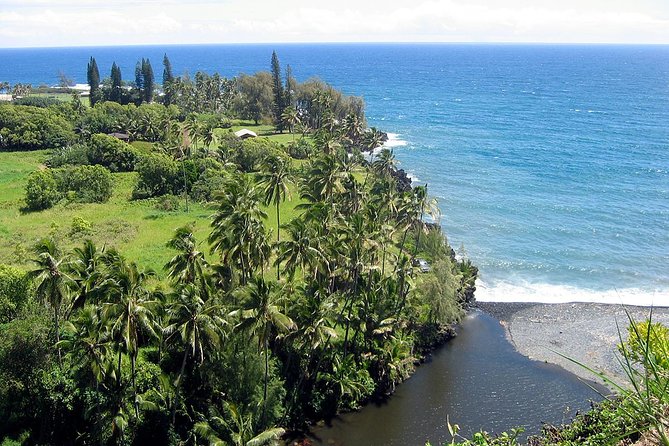 Road to Hana Luxury Limo-Van Tour With Helicopter Flight - Unique Experiences and Stops