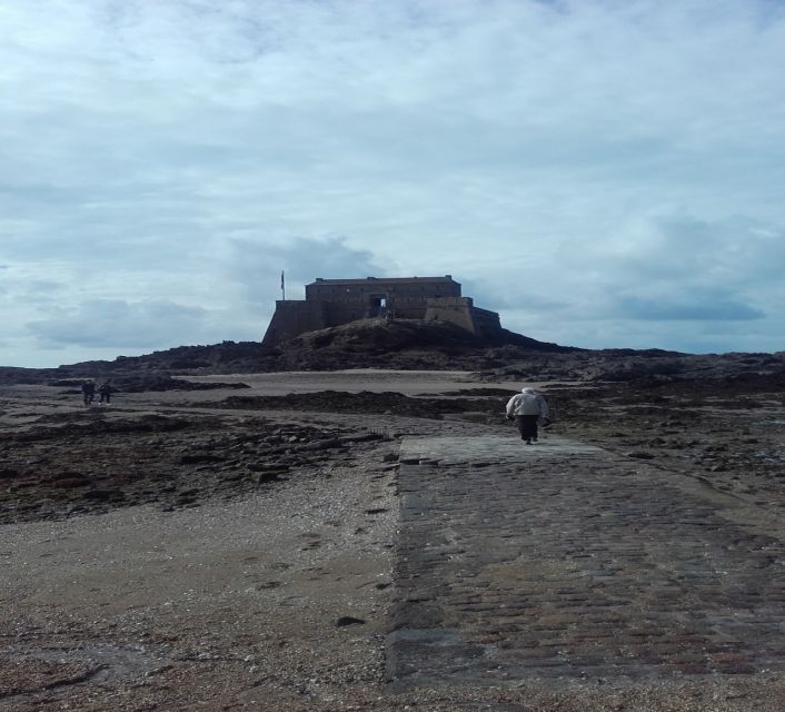 Saint-Malo: Dinan, Fort La Latte, & Cap Fréhel Private Tour - Pickup Information