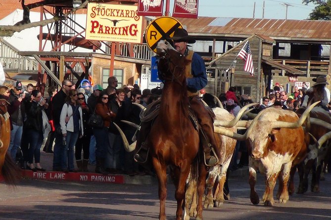 Small-Group Dallas and Fort Worth City Sightseeing Tour - Meeting Point Information