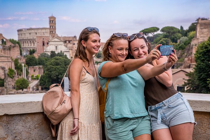 Small Group Tour of Colosseum and Ancient Rome - Guide Experience