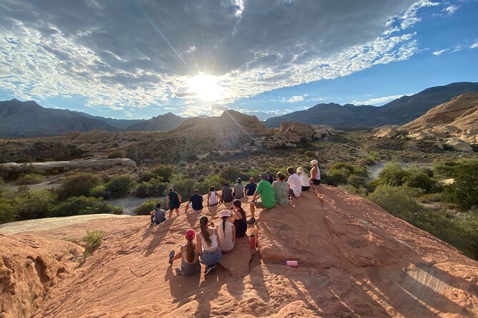 Sunset Hike and Photography Tour Near Red Rock With Optional 7 Magic Mountains - Transportation and Pickup Details