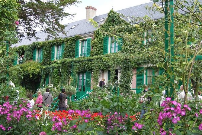 Versailles and Giverny Tour Hotel Pickup - Schedule Details