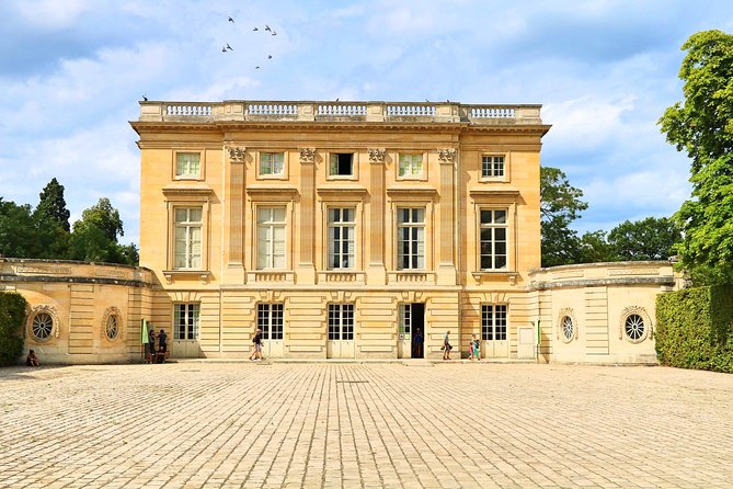 Versailles Palace Best of Estate Private Day Tour With Lunch & Queens Hamlet - Private Versailles Tour Inclusions