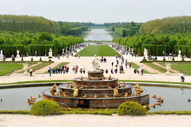 Versailles Timed Entrance Ticket and Giverny Small Group Day Trip From Paris - Inclusions and Experiences