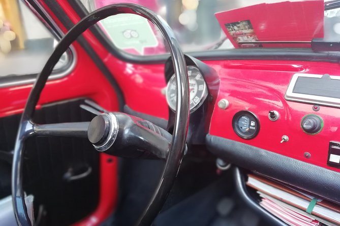 Vintage Fiat 500 Tour in Milan - Pickup Service and Mobile Tickets