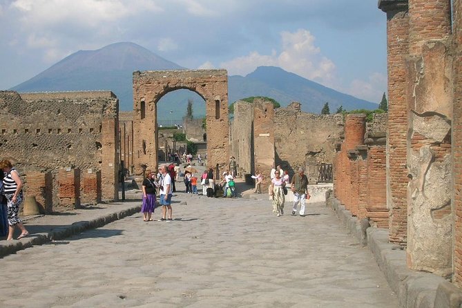 Visit in Pompeii - Pompeii Private Tour With Ada - Small Group Experience