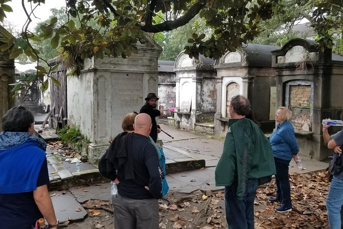 Walking Tour in New Orleans Garden District - Logistics