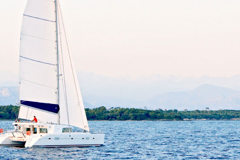 Big Island: Luxury Catamaran Trip Along the Kona Coast - Location Information