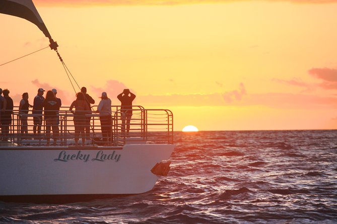 Deluxe Na Pali Sunset Tour on the Lucky Lady - Luxury Catamaran Features
