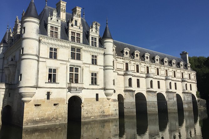 Discover the Castles of Chambord and Chenonceau - Architectural Marvels