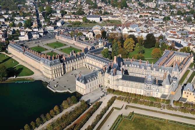 Fontainebleau and Vaux-Le-Vicomte Castle Small-Group Day Trip From Paris - Customer Reviews and Feedback