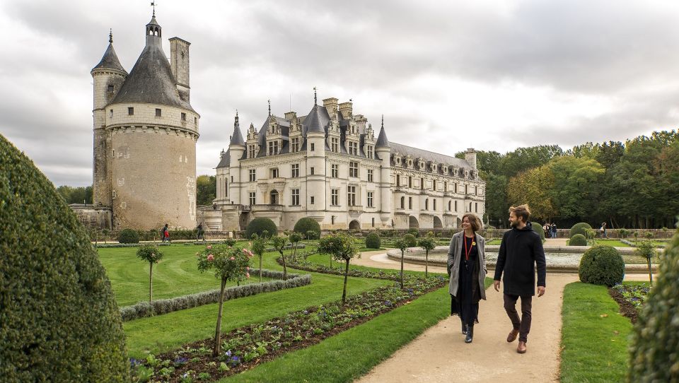 From Paris: Small-Group Tour of Loire Castles - Castle Exploration Itinerary