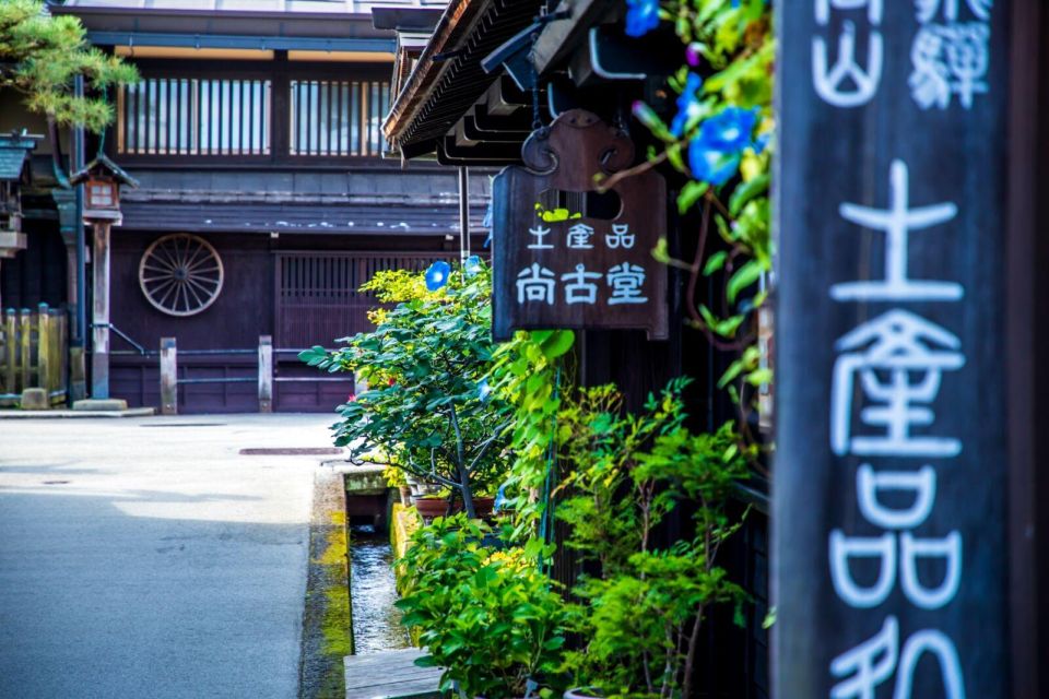 From Takayama: Immerse in Takayama's Rich History and Temple - Discovering Historic Old Town of Takayama