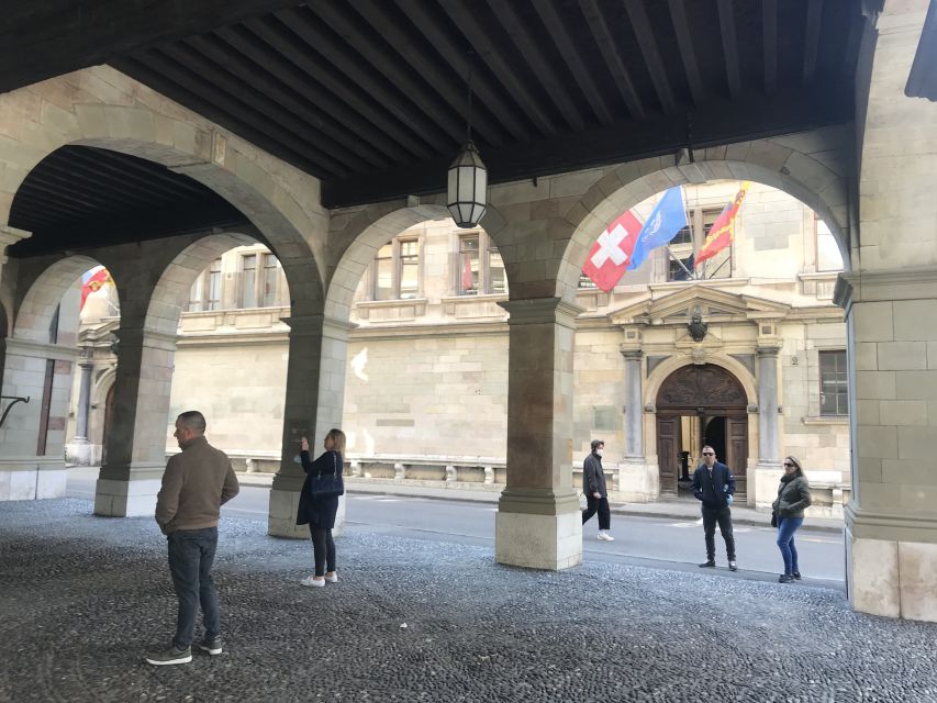 Geneva: United Nations, Old Town and Lake E-Bike Tour - Common questions