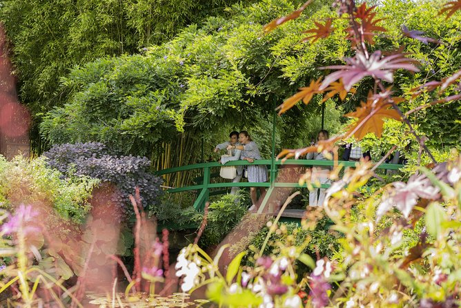 Giverny & Monets House Audio Guided Half-Day Tour From Paris - Free Time