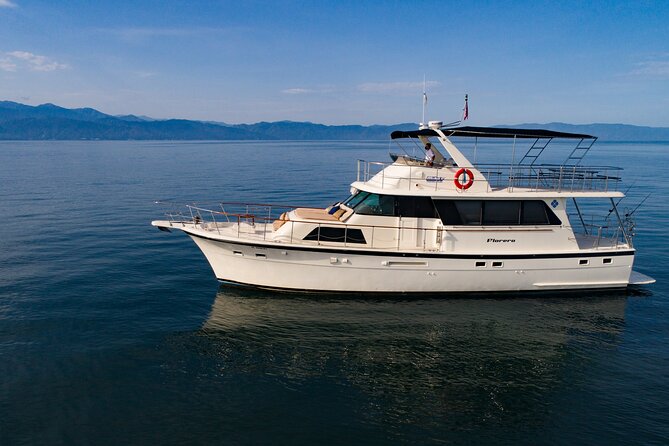 Hatteras 58-61 Luxury Yacht in Puerto Vallarta & Nuevo Nayarit - Traveler Photos and Visuals