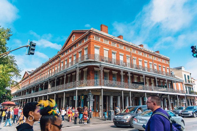 Highlights of the French Quarter - Vibrant Street Performances