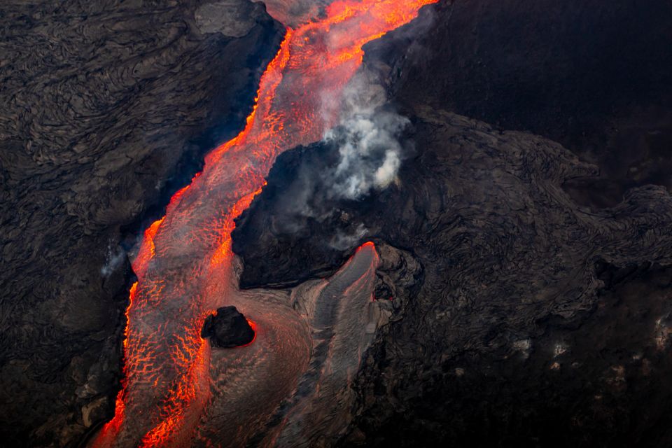 Hilo: Hawaii Volcanoes National Park and Waterfalls Flight - Important Information