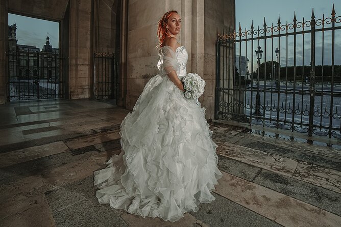 Iconic Portraits in an Exclusive Photoshoot at the Eiffel Tower - Exclusive Access to Eiffel Tower