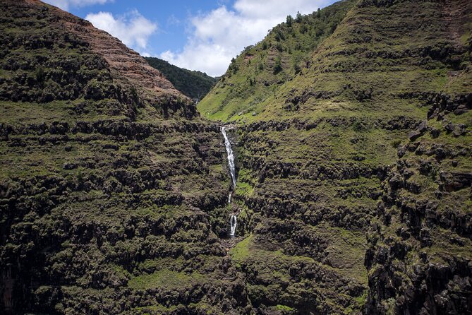 Kauai: Helicopter Tour Over Na Pali, Waimea Canyon, Waterfalls - Pilot Experience