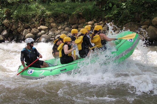 La Fortuna Small-Group Balsa Whitewater Rafting - Host Interaction
