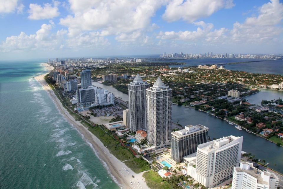 Miami: Romantic Private Airplane Tour With Champagne - Location and Amenities