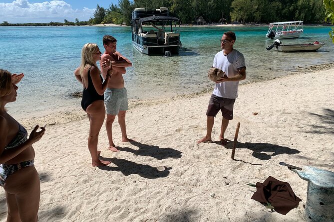 Moorea Lagoon Excursion With Lunch - Booking Information