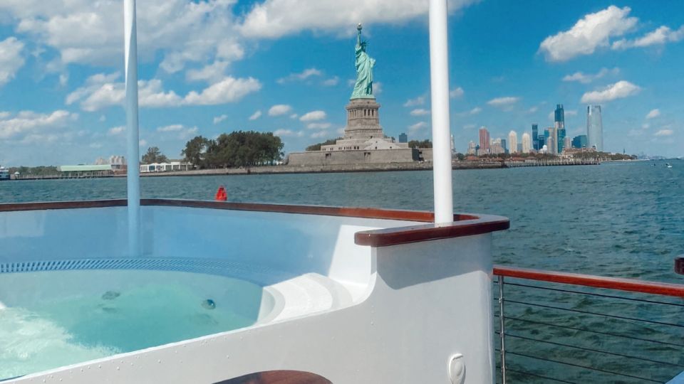 New York: NYC Hot Tub Boat Tour - Included Amenities