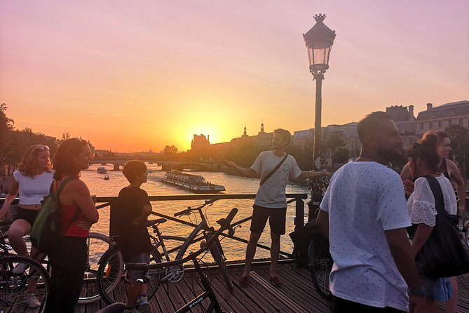 Paris Evening City of Lights Small Group Bike Tour & Boat Cruise - Meeting Logistics