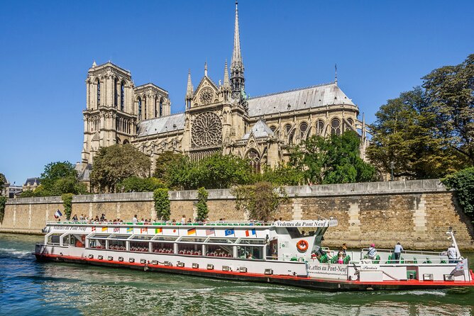 Paris - One Hour Seine River Cruise With Recorded Commentary - Traveler Information