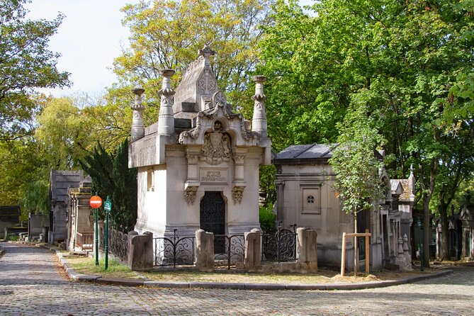 Paris Père Lachaise Cemetery Love Affairs and Death Walking Tour - Cancellation Policy