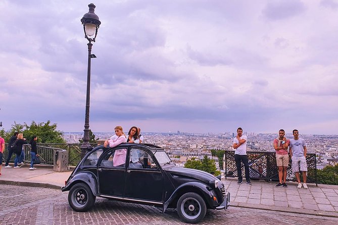 Private Ride in a Citroën 2CV in Paris - 2h - Language Options