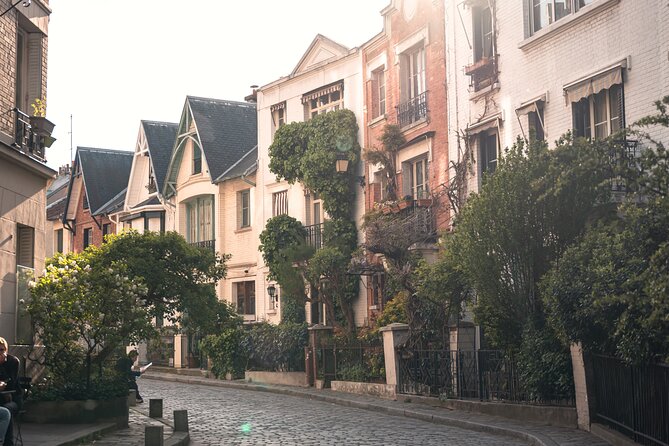 Private Tour of Montmartre in a Citroën Classic - Expert Tour Guide Insights