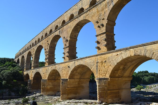 Roman Sites and Historical Places Small-Group Day Trip From Avignon - Immersive Sightseeing Experience