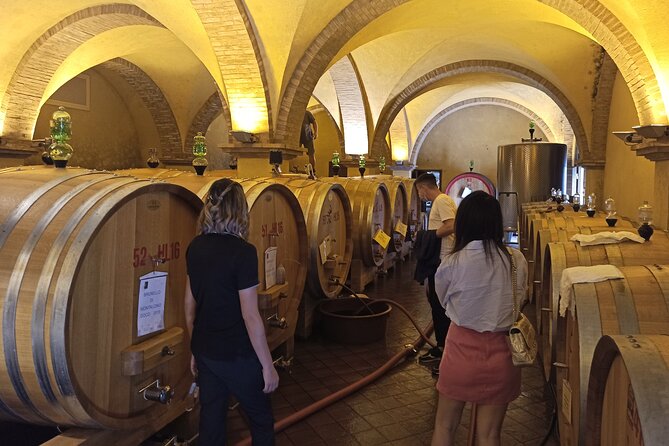 Val Dorcia Brunello Wine Tour With Montalcino and Montepulciano - Charming Town Visits