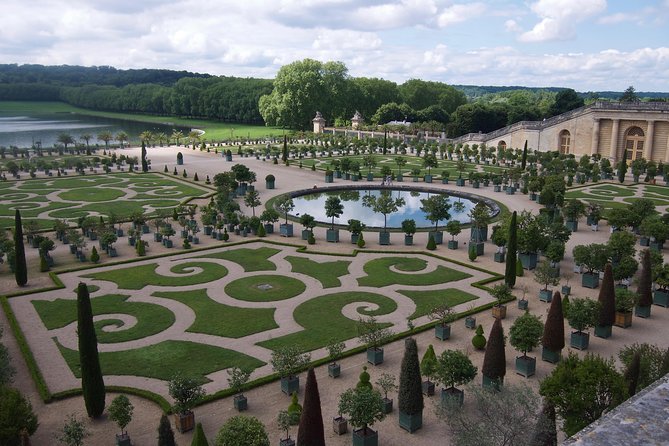 Versailles Palace and Gardens Tour by Train From Paris With Skip-The-Line - Guide Quality