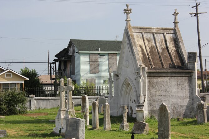 Walk With the Dead: Galveston Old City Cemetery Tour - Tour Highlights