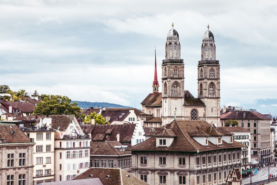 Zurich: First Discovery Walk and Reading Walking Tour - Tour Description and Logistics