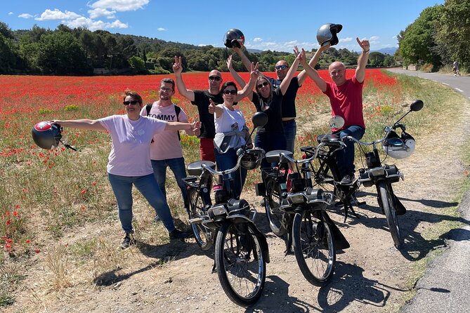 A Tour in Provence in a Typical French Motorized Bike : the Solex - Maintenance of a Solex