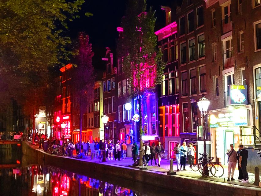 Amsterdam: Red Light District and Coffeshop Walking Tour - Experience the Red Light District