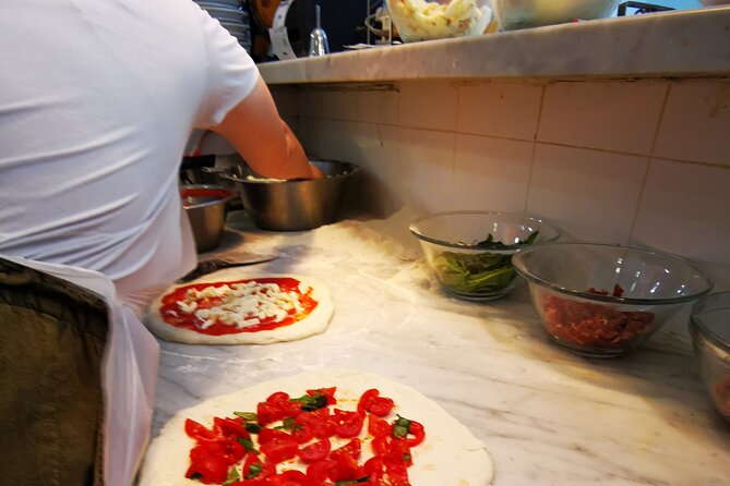 Authentic Pizza Class With Drinks Included in the Center of Naples - Class Information